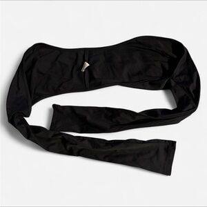 ˚⟡˖ ࣪  black sleeves perfect to wear with tube tops or workout tops